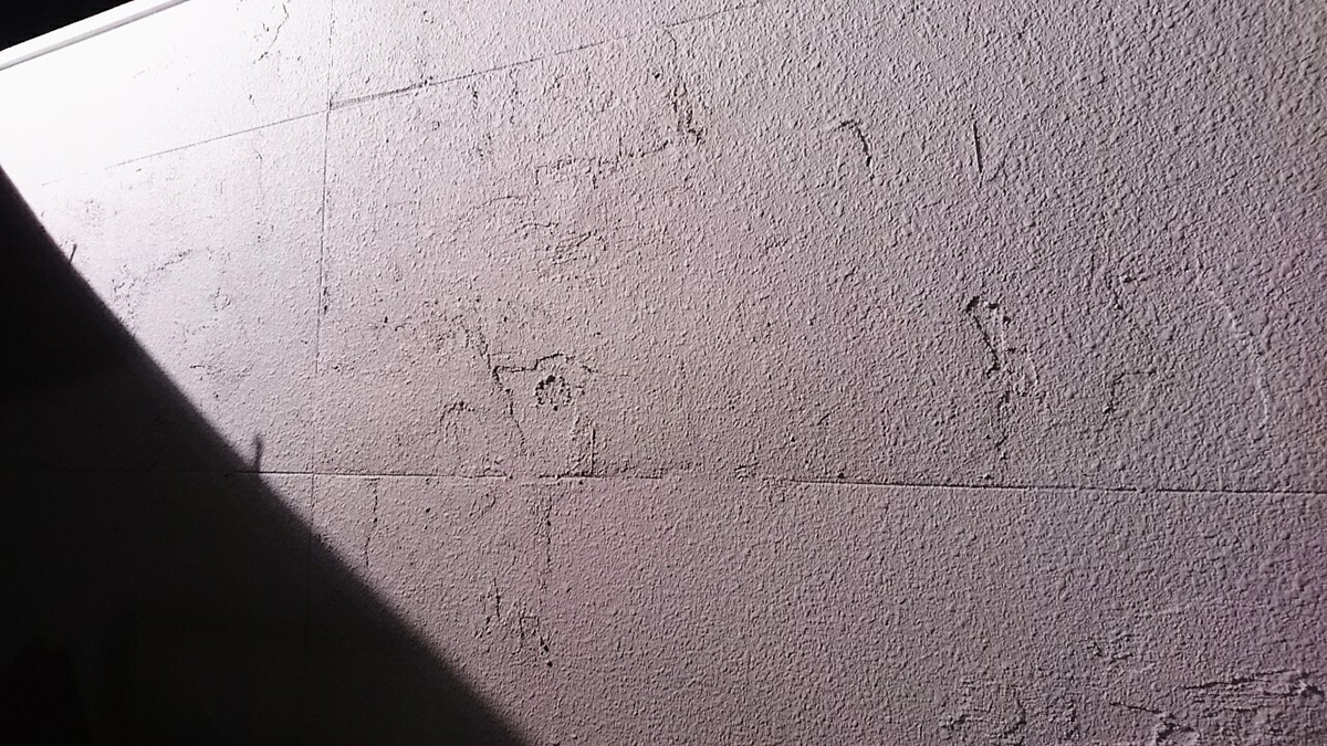 スタッコ吹付の外壁のスタジオ美術セット（右斜め方向）