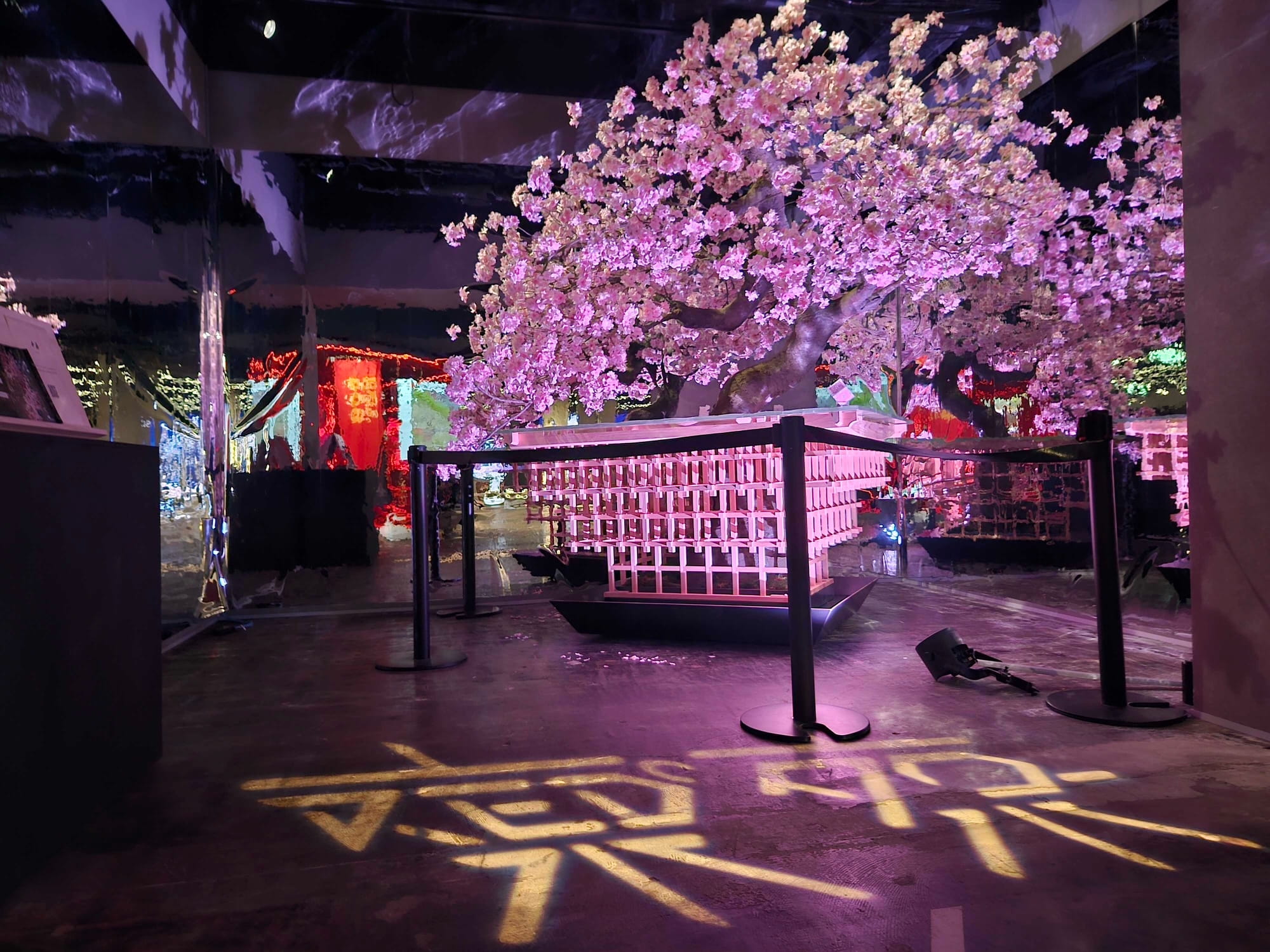 桜造形オブジェ「千鳥」設置シーン5 桜造形オブジェ「千鳥」設置シーン5
